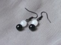 Černo bílé kuličkové náušnice