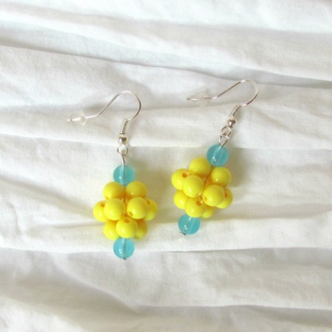 Kulatě 6 – náušnice korálky náušnice modrá kuličky šití sada žlutá souprava modré šité náušničky náušky kulaté afroháčky modrožlutá světle modré modrožluté žluté světle žluté žlutomodrá žlutomodré 