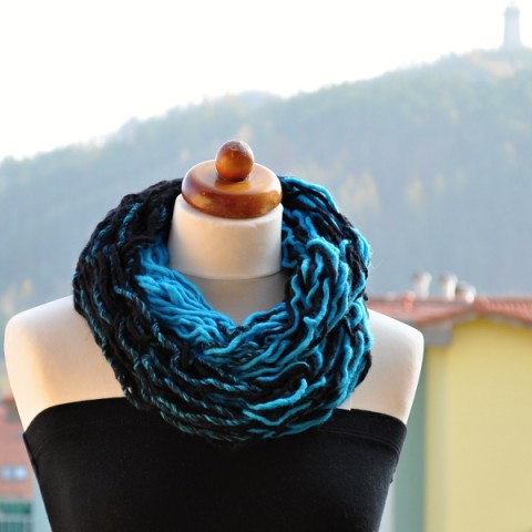 Tyrkysovo-černý nákrčník pletený šála dlouhý šál nákrčník černobílý 