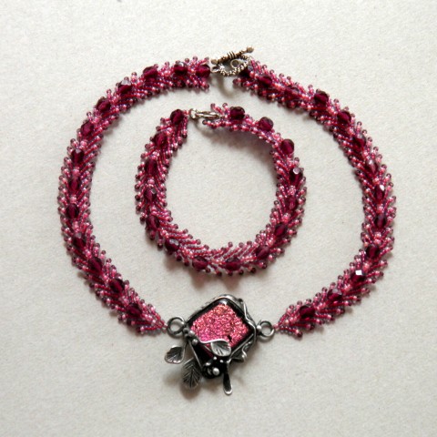 Leontina lístek větvička luxusní sluníčka rokajl večerní cínovaný sváteční broušené korálky dichroický kabošon 