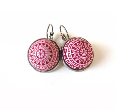 Červená vintage mozaika červená náušnice bílá vintage mozaika kulaté kabošony lepené 