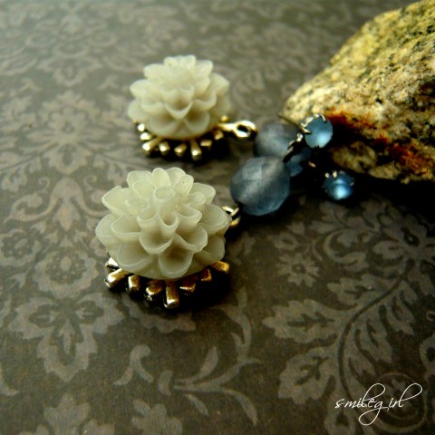 Náušnice - chryzantémky šedé náušnice květina květiny veselé kytky květinky zářivé chryzantémy chryzantémky listopátky 