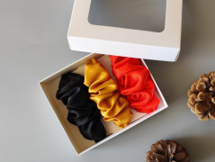 Scrunchie gumičky S na kartě - X.