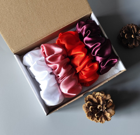 Dárkové - 4 scrunchies L v červené spona sponka sponky do vlasů spony scrunchies scrunchie 