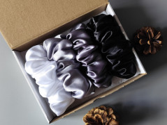 Scrunchie gumičky S na kartě - X.