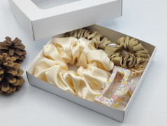 Scrunchie gumičky S na kartě - X.