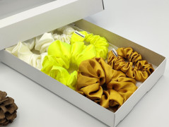 Scrunchie gumičky S na kartě - X.