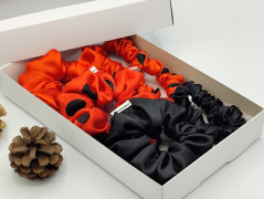 Scrunchie gumičky S na kartě - X.