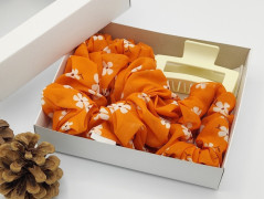 Scrunchie gumičky S na kartě - X.