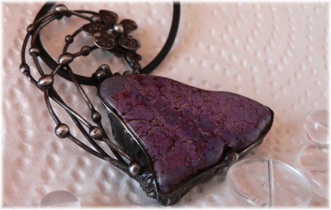 Jardín de silencio .....Variscit náhrdelník cín květiny zahrada cínování variscit fialkový 