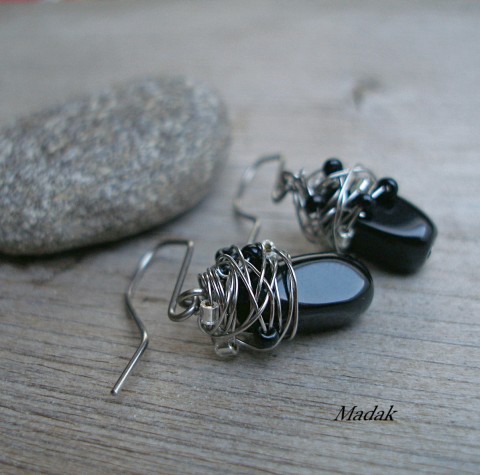 Black elegant .....nerez náušnice černá minerál nerez stříbrná drátované onyx čirá wire-wrapping černostříbrná 