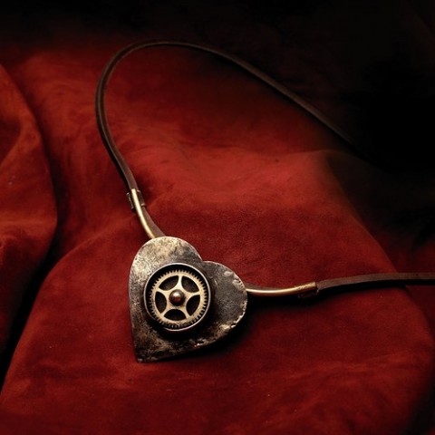 Steampunk Heart šperk náhrdelník kůže steampunk mosaz 