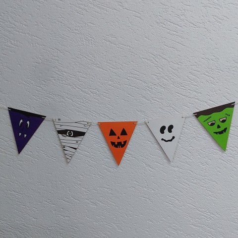 Dřevěná girlanda - strašidláci dřevo dekorace děti pokojíček dětské praporky girlanda zombie vlaječky na zeď duch strašidlo strašidla halloween strašidelný dracula mumie frankenstein 