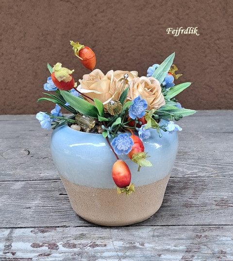 šípková.. domov dekorace dárek modrá růžičky podzimní aranžmá modrohnědá pískovákeramické se šípky 