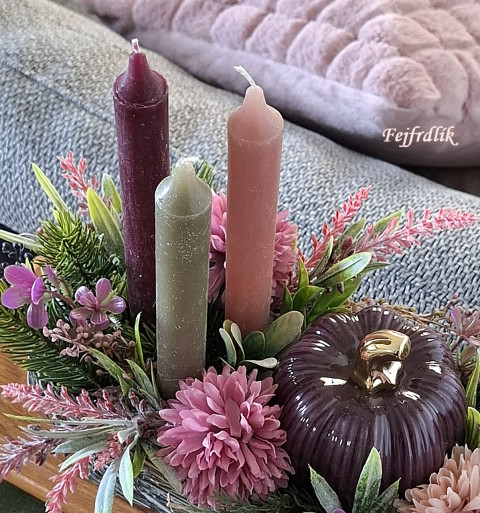 podzimní čas v teple domova.. domov dekorace zelená fialová růžová interiér podzimní v košíku podzimní svícen aranžmá s dýní 