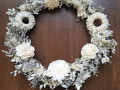 elegantní věneček v černobílém..