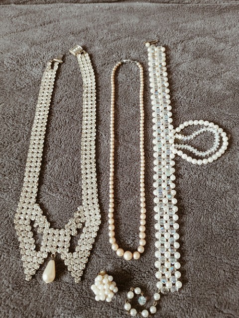 Stará bižuterie konvolut bižuterie náhrdelníky stará štras 