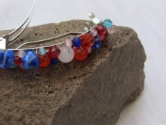 Černý saténový kvítek