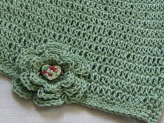 Černý saténový kvítek