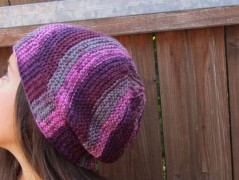 Černý saténový kvítek