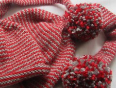 Černý saténový kvítek