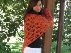 Černý saténový kvítek