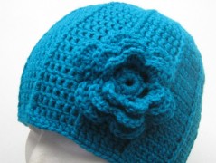 Černý saténový kvítek