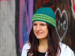 Černý saténový kvítek