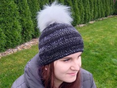 Černý saténový kvítek