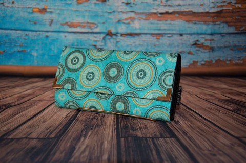 Mandaly na modré kabelka dárek peněženka barevné peníze bublinky drobné karty 