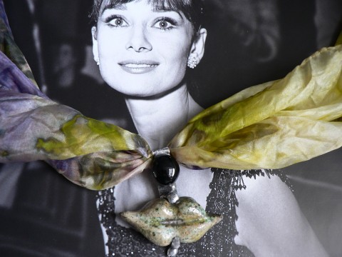 Polibek I. hedvábí tiffany raku silk sperkyjoha keramický šperk 