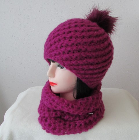 Čepice + nákrčník zima fialová čepice šála souprava zimní háčkované akryl vlna hřejivé vínová nákrčník čepka bambule set lehoučké purpurová na krk crochet polyamid shawl winter beanie 