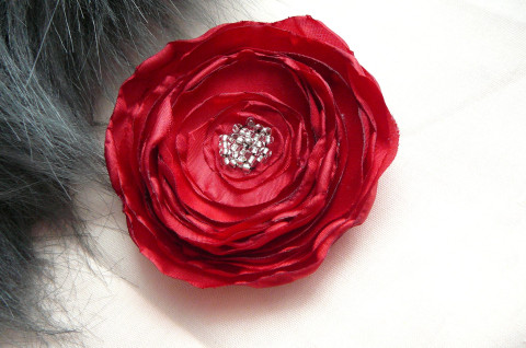 Vínová brož. brož šperk béžová smetanová vintage styl opalovaná capučinová capučino 