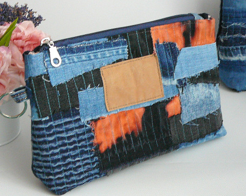 Taštička nebo psaníčko. taštička kosmetická taštička na kosmetiku taštička na doklady riflová barevná glamur béžová luxusní 