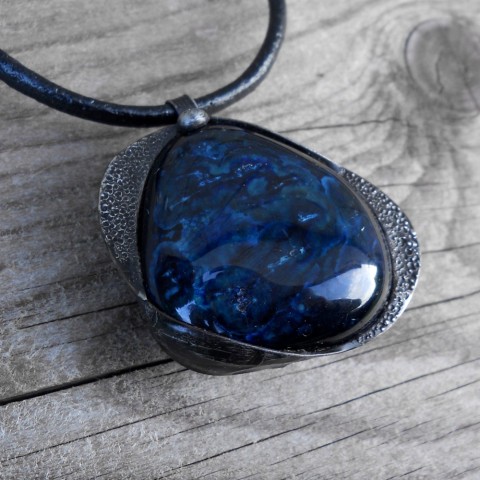 Kus vesmíru noční modrá elegantní černá černé hvězdy modré tyrkysová patina tyrkysové noc tajemno vesmír galaxie temnota vesmírný kousek kus galaktický 