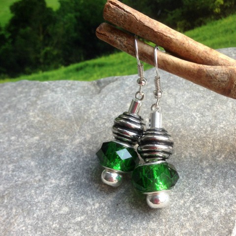 Lesní náušnice korálky zelená náušnice lesní 