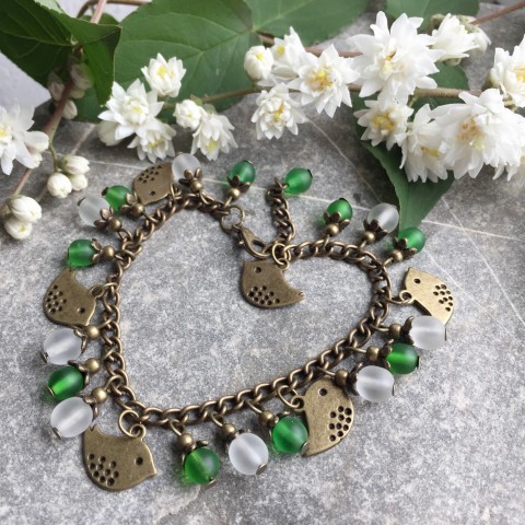 Ptáčci v bobulkách náramek korálky jaro ptáčci mosaz cinkáček bobulky 