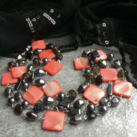 Lososové korále šedá lososová perleť luxusní korále grafitová 