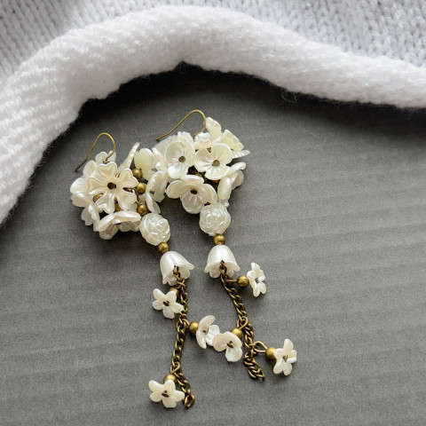 Bílé květinkové hrozny - náušnice korálky luxusní svatební hrozny bobule slonová kost 