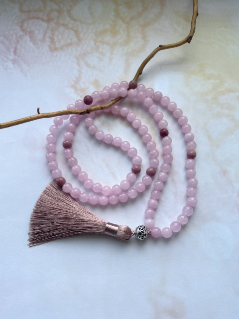 Japa Mala - růženín a rodonit růženín korále rodonit mantra buddhismus japa mála hinduismus 