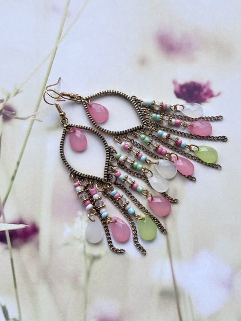 Pestrobarevné náušnice korálky zelená zlatá růžová léto extravagantní řetízek festival colours 