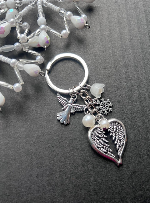 Andělský přívěsek bílý přívěsek dárek zima anděl andílek křídla ochránce vločka na kabelku 