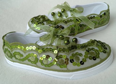 Tenisky bílá zelená letní bílá svatba bílý svatební boty tenisky dárkový plátěné nevěsta čená kecky wedding podvazky hochzeit svatební šaty boty obuv lodičky dárek 