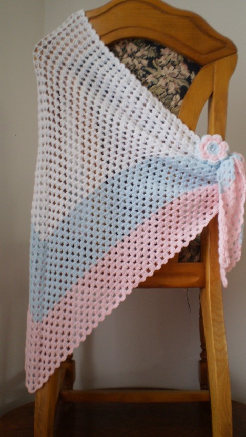 Něžný - háčkovaný šátek modrý dárek deka přehoz háčkovaný růžový bílý šátek pončo pléd romantický 