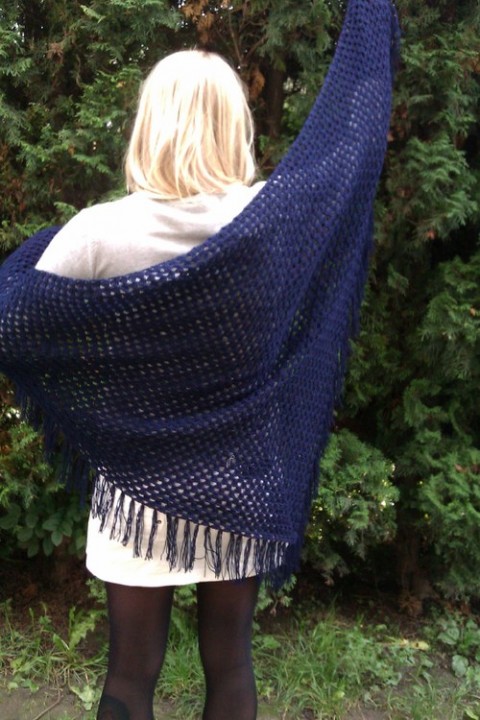 Tmavě modrý - háčkovaný šátek dárek přehoz háčkovaný šátek pléd tmavě modrý inkoustový kroj krojový ke kroji 