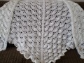 Velký bílý krajkový háčkovaný šátek