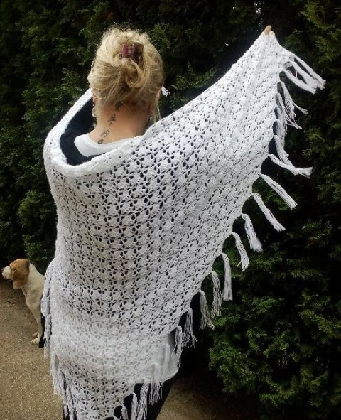 Letní bílý krajkový háčkovaný šátek letní přehoz háčkovaný bílý šátek nákrčník pléd krajkový 