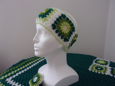 Háčkovaná čelenka k zelenému ponču dárek zelená háčkovaná barevná čelenka extravagantní 