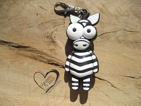 KLÍČENKA - PŘÍVĚSEK - ZEBRA stříbrný doplněk medvídek medvěd klíče klíčenka platina starostříbro modní plyšový na kabelku platinový 
