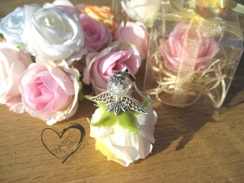 Anděl růžička v dárkovém balení 7. přívěsek anděl andílek křídla andělíček andělé andílci andělíčci na mobil andělské na klíče na peněženku 